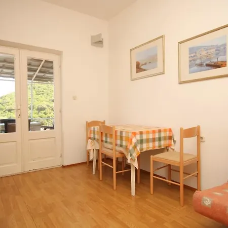 Apartman Lucica 990a